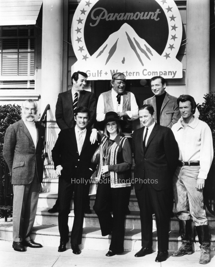 Rock Hudson 1969 John Wayne, Yves Montand, Lee Marvin, Bob Evans, Barbra Striesand, C. Bludhorn, Clint Eastwood wm.jpg